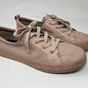 Women’s size 9.5 Sperry shoes.